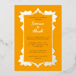 Elegant sinaasappel en zilveren folie indiase brui folie uitnodiging