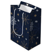 Elegant sneeuwvlokpatroon donkerblauw medium cadeauzakje (Voorkant Gekanteld)
