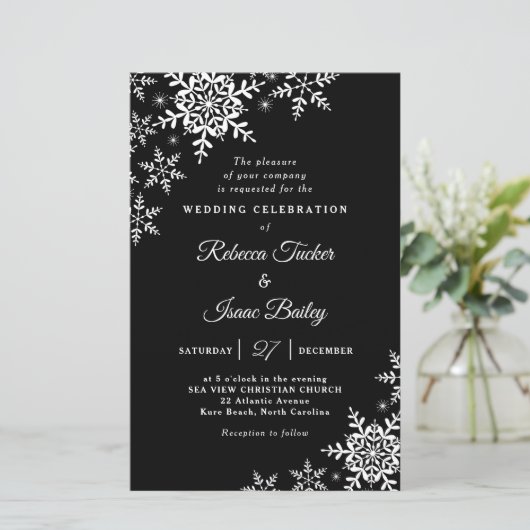 Elegant Snowflakes Pset Black Wedding Invitation (Staand voorkant)