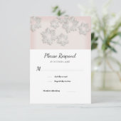 Élégant Snowflakes Winter Wedding RSVP Flat Card (Debout devant)