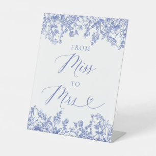 Elegant Stof Blauw Bloem Motief Van Miss naar Mrs  Reclamebord Met Voetstuk