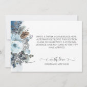 Elegant Stofblauw Bloem Bruiloft Bedankkaart (Achterkant)