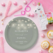 Elegant String Lights Sage Green Wedding Papieren Bordje (Feest)