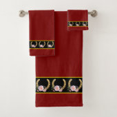 Elegant, Stylish Golden Horseshoes on Maroon Bad Handdoek (Insitu)