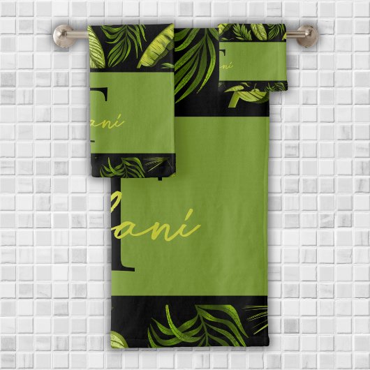 Elegant Tropical Leaves Monogram Bad Handdoek