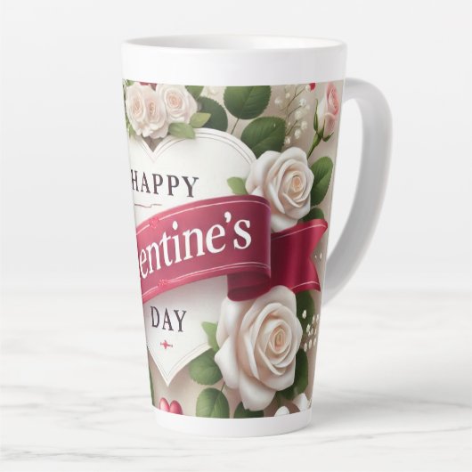 Elegant Valentijnsdag ontwerp met Rozen, harten Latte Mok (Rechterhoek)