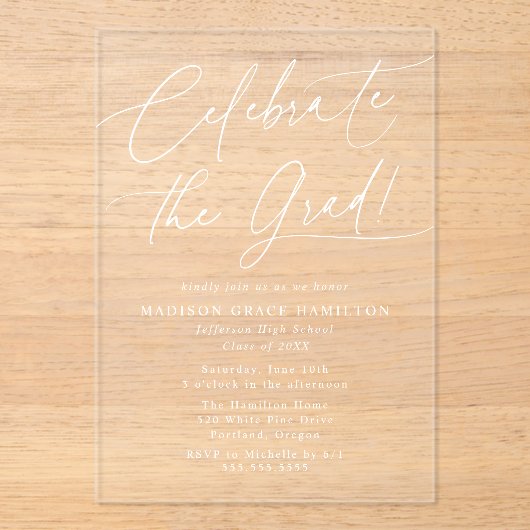 Elegant vieren van het Afstudeerder White Script A Acryl Uitnodigingen (Voorkant)