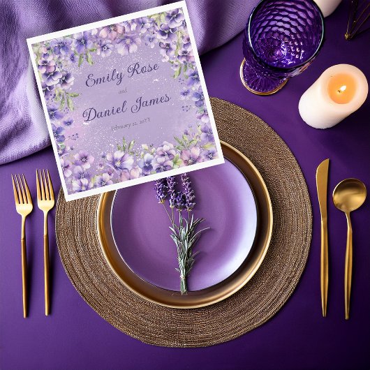 Elegant Violet Floral Wedding Servet