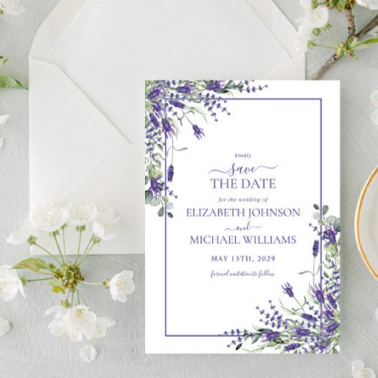 Elegant Violet Paars Bloemen Script Save the Date Kaart
