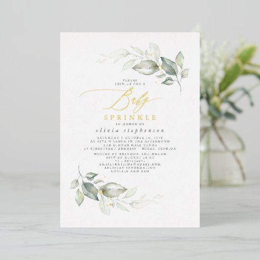 Elegant Waterverf Greenery en Gold Baby Sprinkle Folie Uitnodiging (Staand Voorkant)