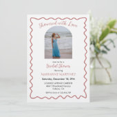 Elegant Wavy Frame Bridal Shower Photo Invitation (Debout devant)