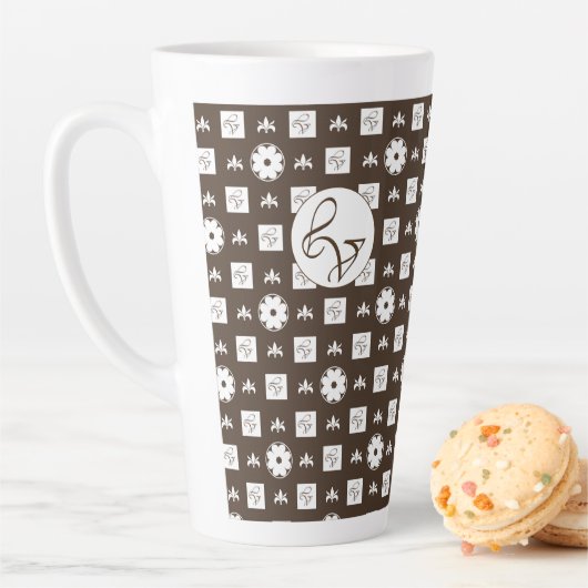 Elegant White en Brown Checkered Pattern Latte Mok (In situ)