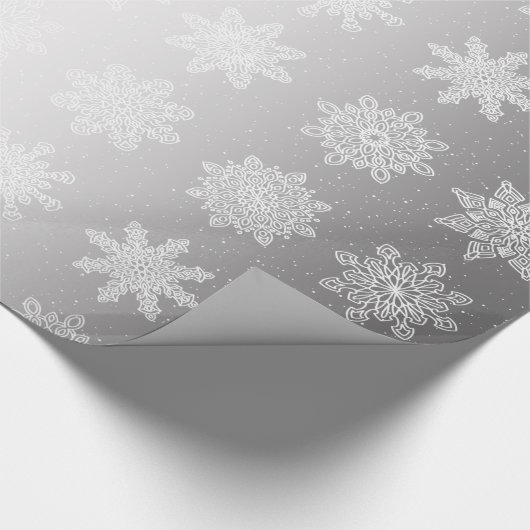 Elegant White en Silver Snowflake-kerstpatroon Cadeaupapier (Hoek)