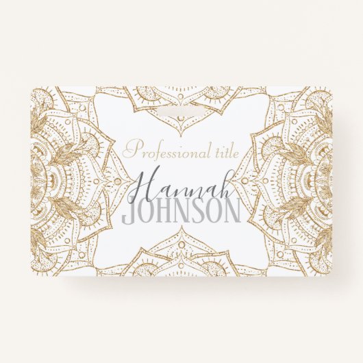 Elegant White & Gold Mandala Handtekening Ontwerp Badge (Voorkant)