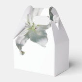 Elegant White Lilies Wedding Bedankdoosjes (Achterkant)