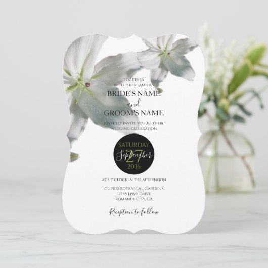 Elegant White Lilies Wedding Invitations Kaart (Staand voorkant)