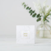 Elegant White Marble Luxurous Plain Gold Script Vierkante Visitekaartje (Staand voorkant)