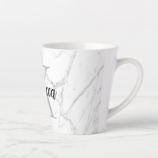 Elegant white marble stone aangepast monogram latte mok (Rechts)