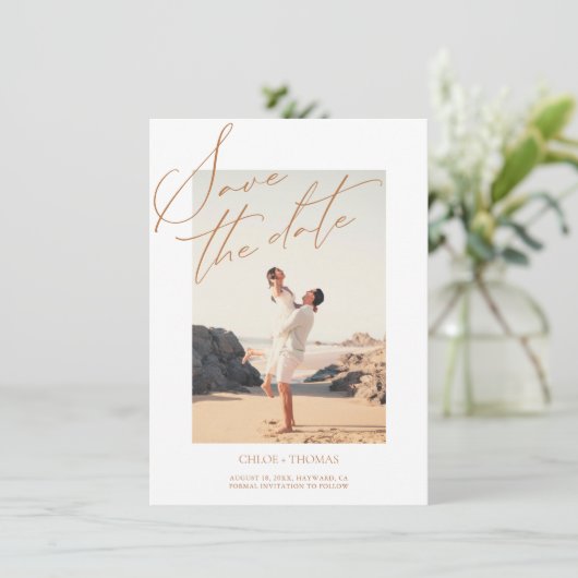 Elegant White Minimalist Script Photo Save The Date (Staand voorkant)