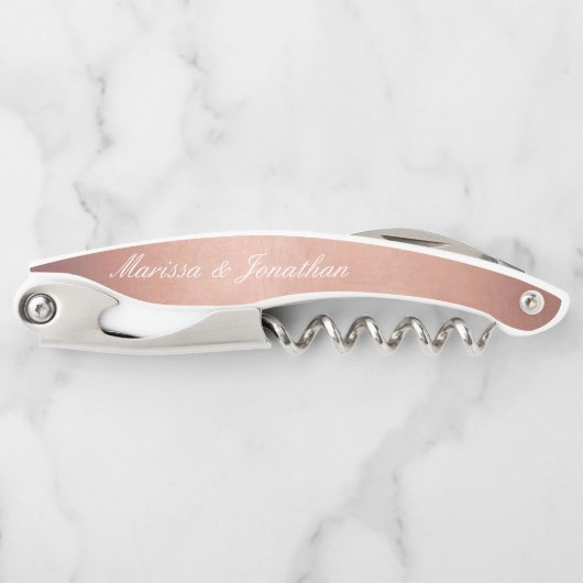 Elegant White Script Calligraphy Roos Gold Wedding Kurkentrekker (Voorkant)