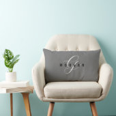 Elegant White Script Monogram & Black Name, Grey L Kussen (Stoel)