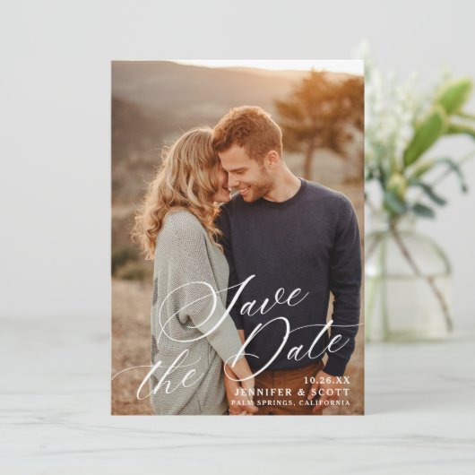 Elegant White Script | Weddenschap Opslaan datum Save The Date (Staand voorkant)