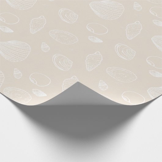 Elegant White Seashells beige Pattern Cadeaupapier (Hoek)