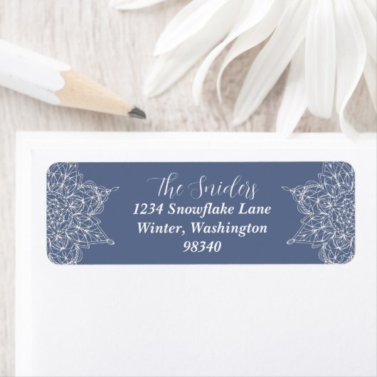 Elegant Winter Snowflake Design in Blauw Etiket (Insitu)