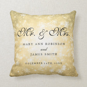 Elegant Winter Wedding Mr & Mrs Favor Gold Kussen