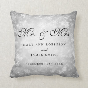 Elegant Winter Wedding Mr & Mrs Favor Silver Kussen