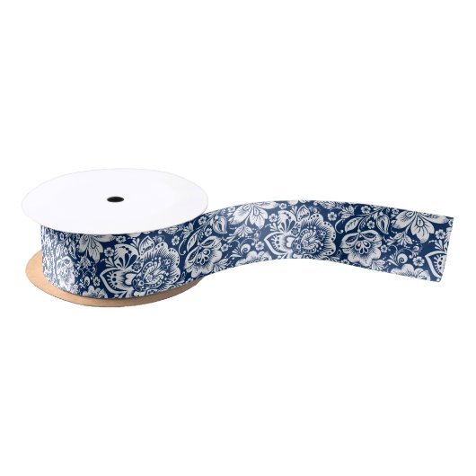 Elegant wit  damast op navy bl achtergrond lint (Spoel)