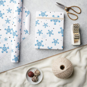 Elegant wit en donkerblauw sneeuwvlokjes inpakpapi cadeaupapier