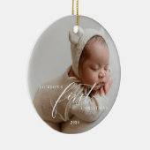 Elegant wit script baby's eerste kerstfoto keramisch ornament (Rechts)