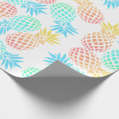 elegant zomers tropisch kleurrijk anananasseipatro cadeaupapier (Hoek)