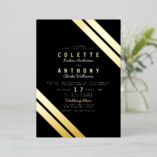 Elegant zwart echt goud moderne strepen bruiloft folie uitnodiging (Staand Voorkant)