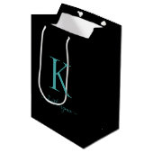 Elegant zwart en Blauwgroen Monogram Naam Medium Cadeauzakje (Voorkant Gekanteld)