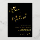 Elegant zwart goud echte folie script bruiloft folie uitnodiging (Voorkant)