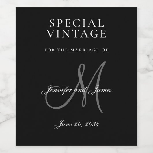 Elegant Zwart Grijs Monogram Namen Trouwwijn Wijn Etiket (Enkel label)