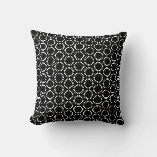 Elegant zwart-wit bloemblad mandala patroon kussen