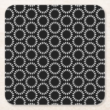 Elegant zwart-wit bloemblad mandala patroon
