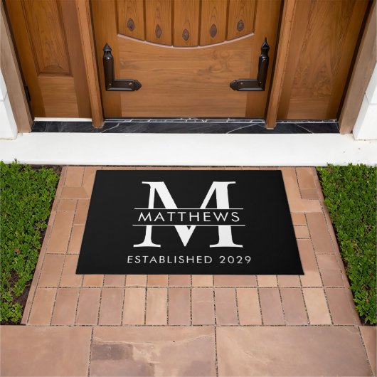 Elegant Zwart Wit Custom Monogram Naam Doormat Deurmat (Buiten)