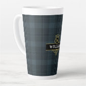 Elegant zwart-wit en goudvenster speldenmonogram latte mok (Linkerhoek)