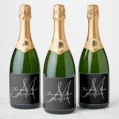 Elegant Zwart Wit Grijs Monogram Namen Bruiloft Sparkling Wijnetiket (Flessen)