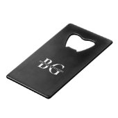 Elegant Zwart-wit Monogram Initialen Bruiloft Kredietkaart Flessenopener (Voorkant Gekanteld)