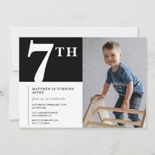 Elegante 7e verjaardagsuitnodiging Zwarte Jongen F Kaart