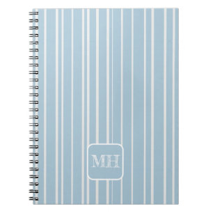 Elegante babyblauwe gestreepte monogram genoteerd notitieboek