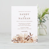 Elegante Beige Boho Bloemen Bruiloft Uitnodiging (Staand voorkant)