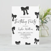Elégante Black Bow Anniversaire Fête Invitation (Debout devant)