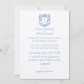 Elegante Blauw en Witte Crest Monogram Huwelijk Kaart (Voorkant)