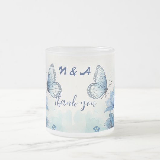 Elegante Blauwe Bloemen & Vlinder Custom Matglas Koffiemok (Center)